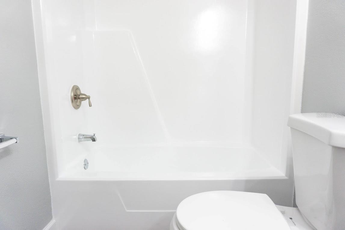 THE HAMPTONS AT BRANDON A CONDO - Residential