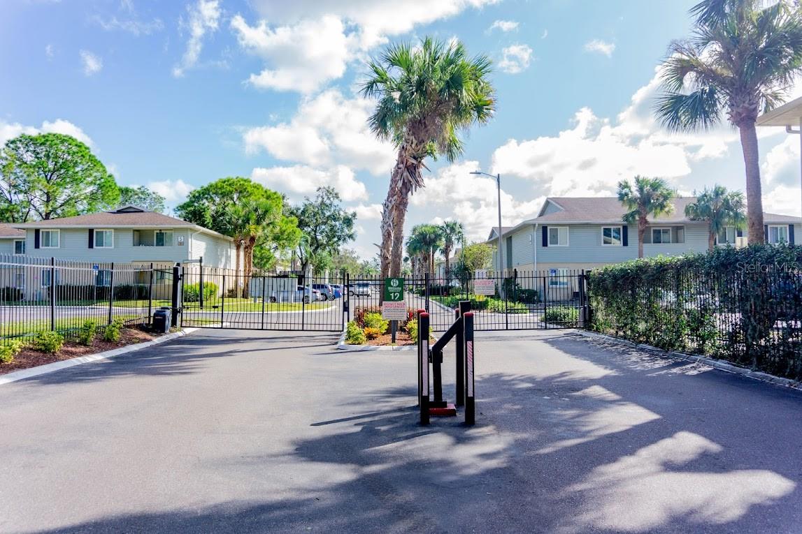 THE HAMPTONS AT BRANDON A CONDO - Residential