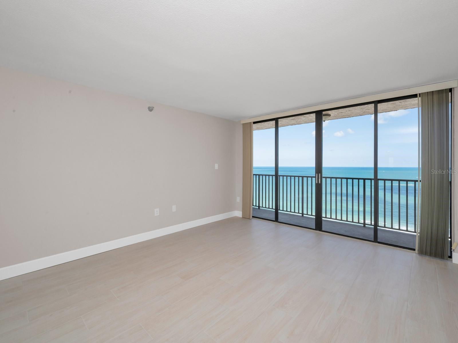LIGHTHOUSE TOWERS CONDO - Residential