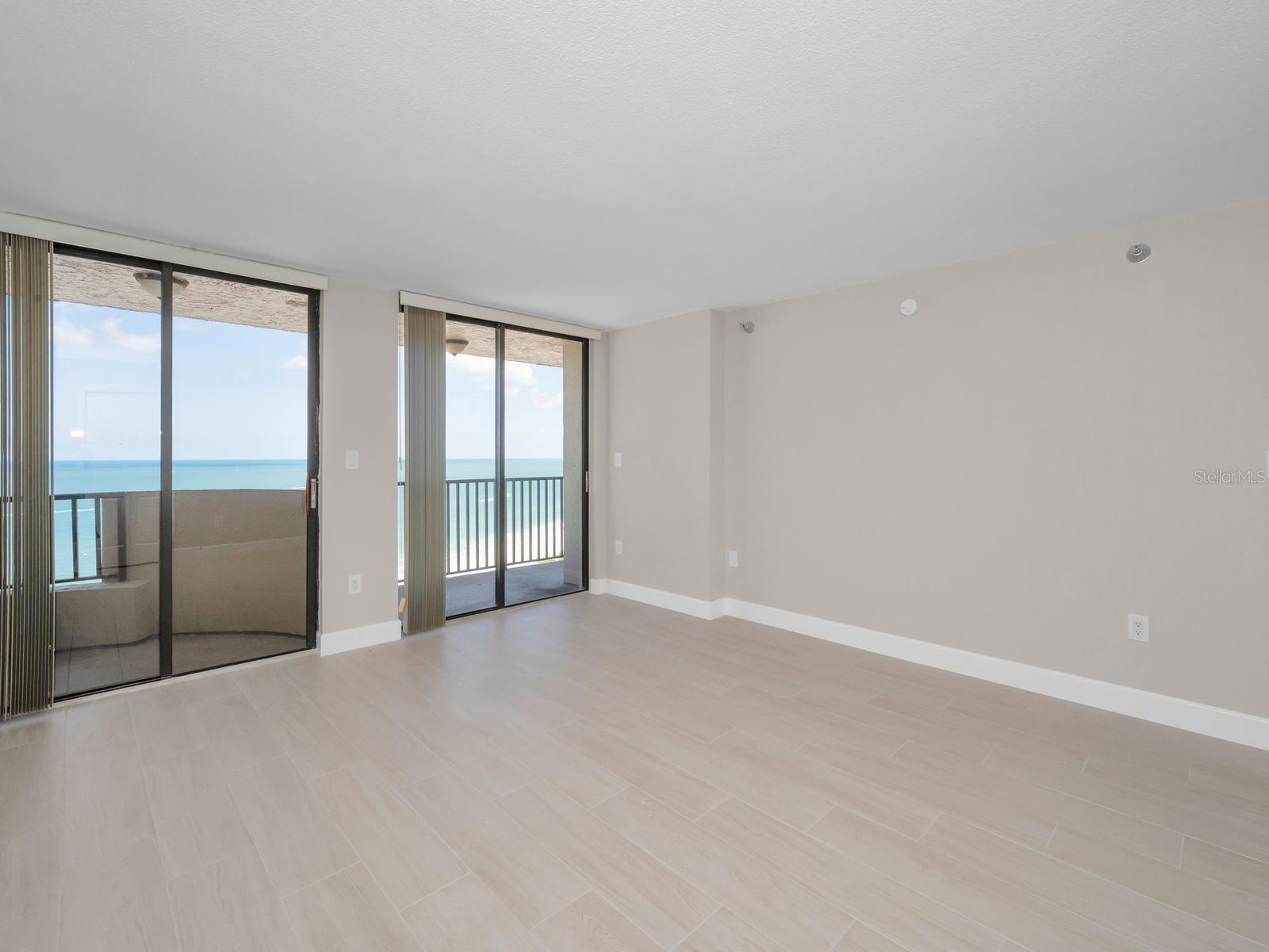 LIGHTHOUSE TOWERS CONDO - Residential