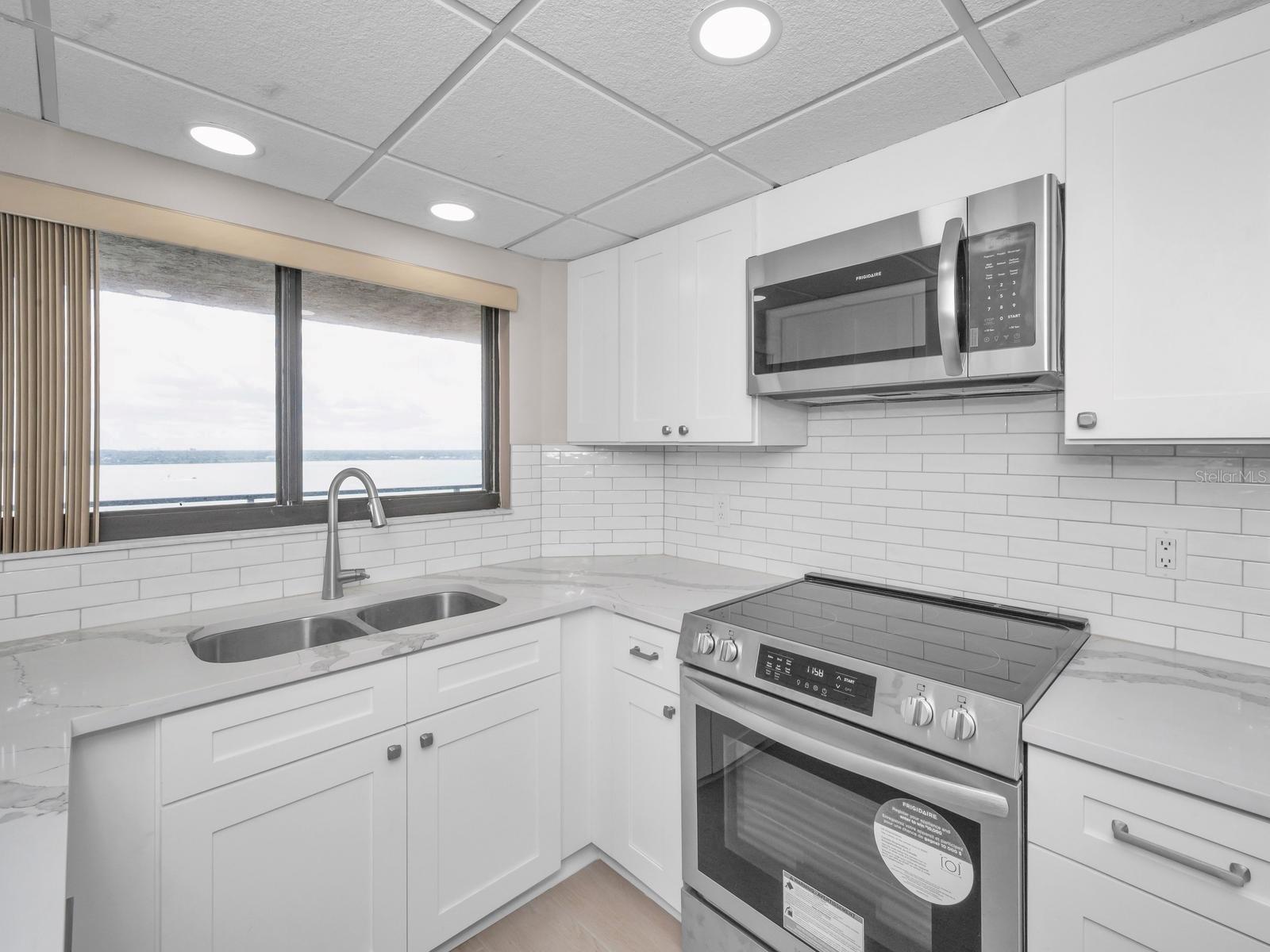 LIGHTHOUSE TOWERS CONDO - Residential