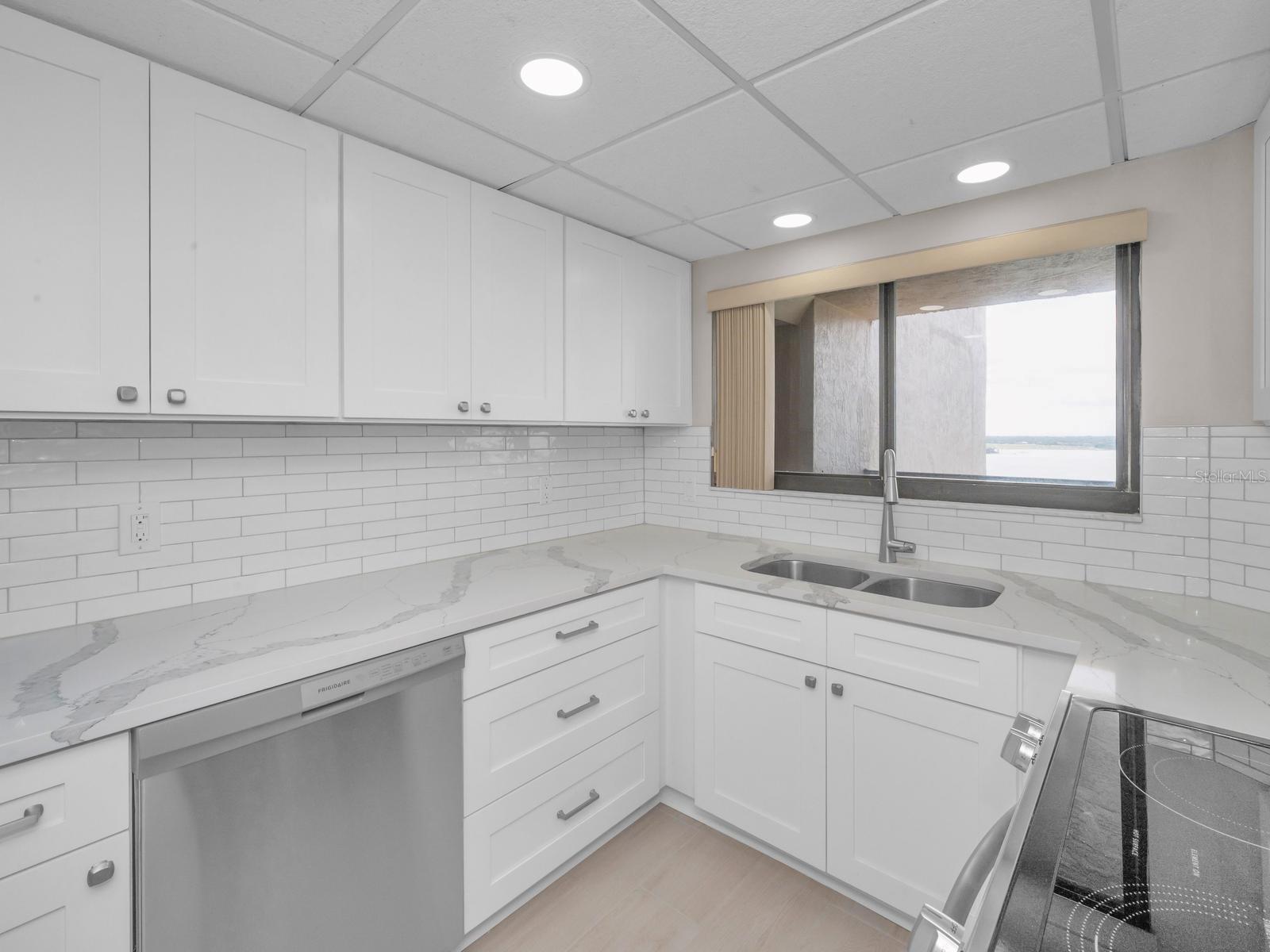 LIGHTHOUSE TOWERS CONDO - Residential