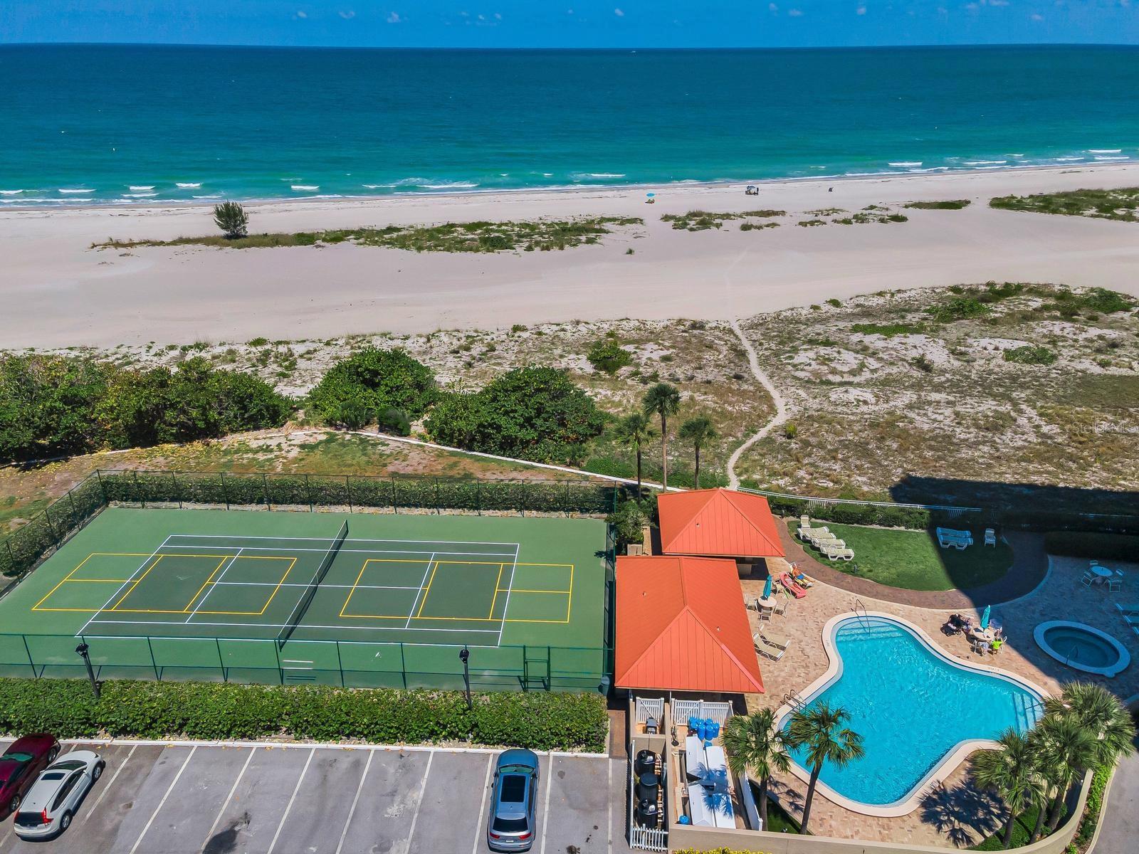 LIGHTHOUSE TOWERS CONDO - Residential