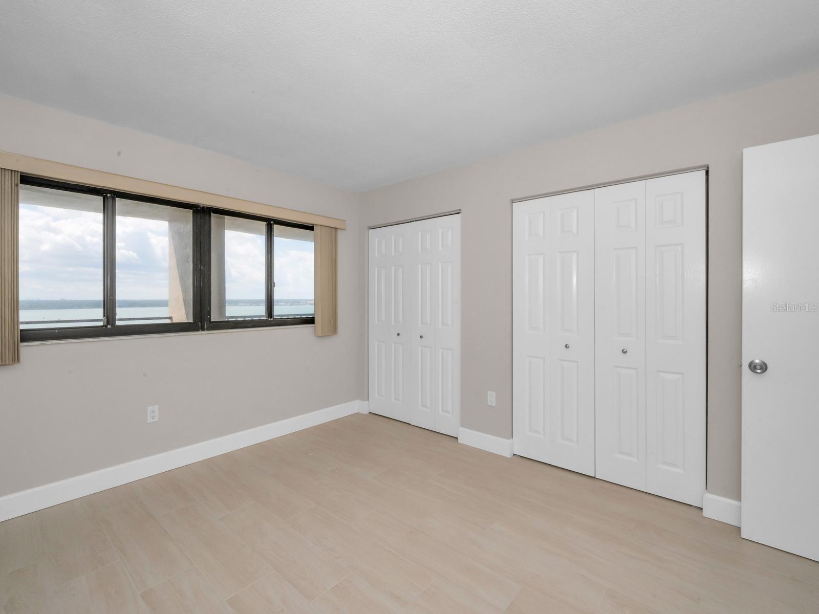 LIGHTHOUSE TOWERS CONDO - Residential