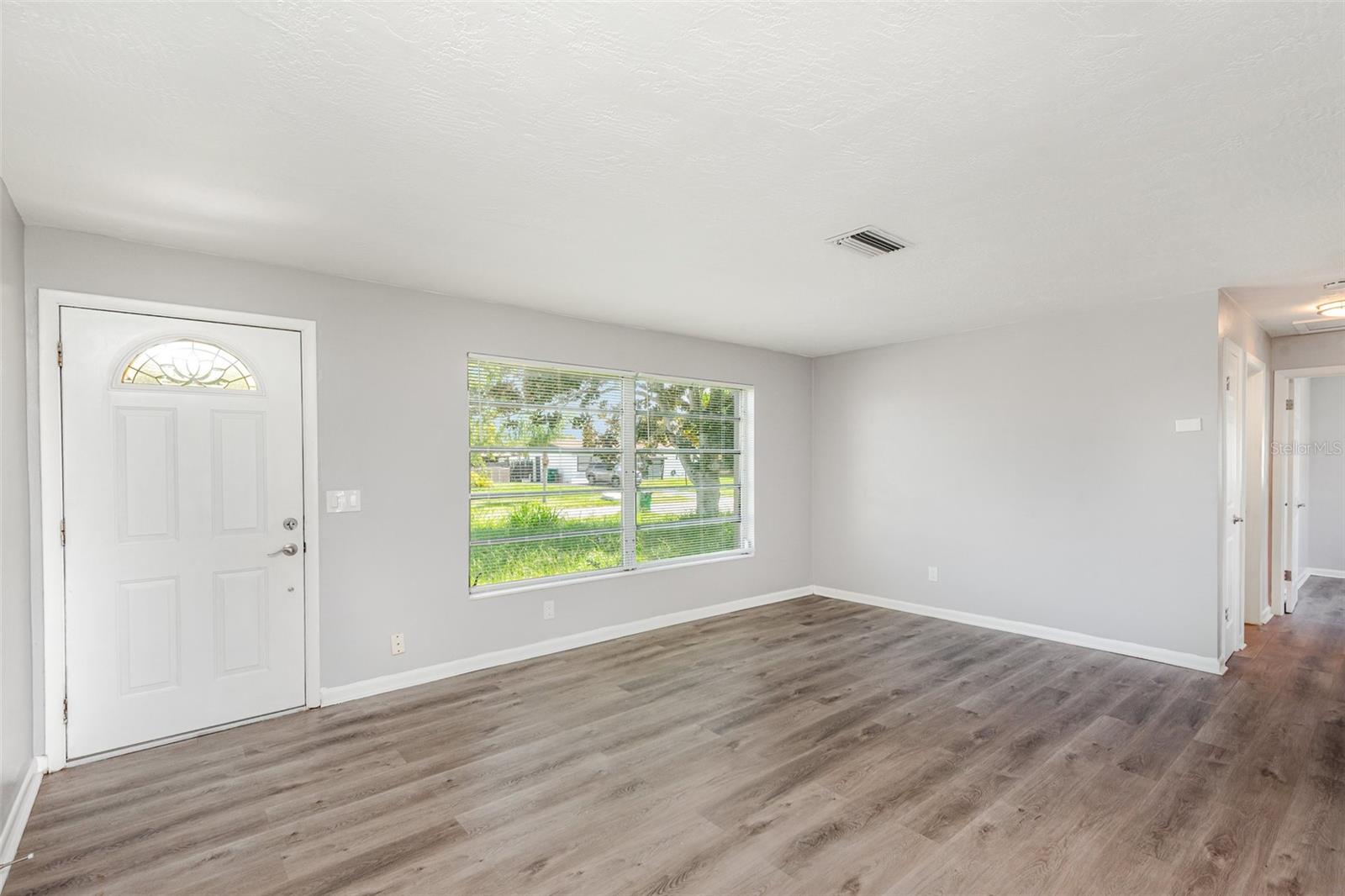 995 BARCLAY DRIVE