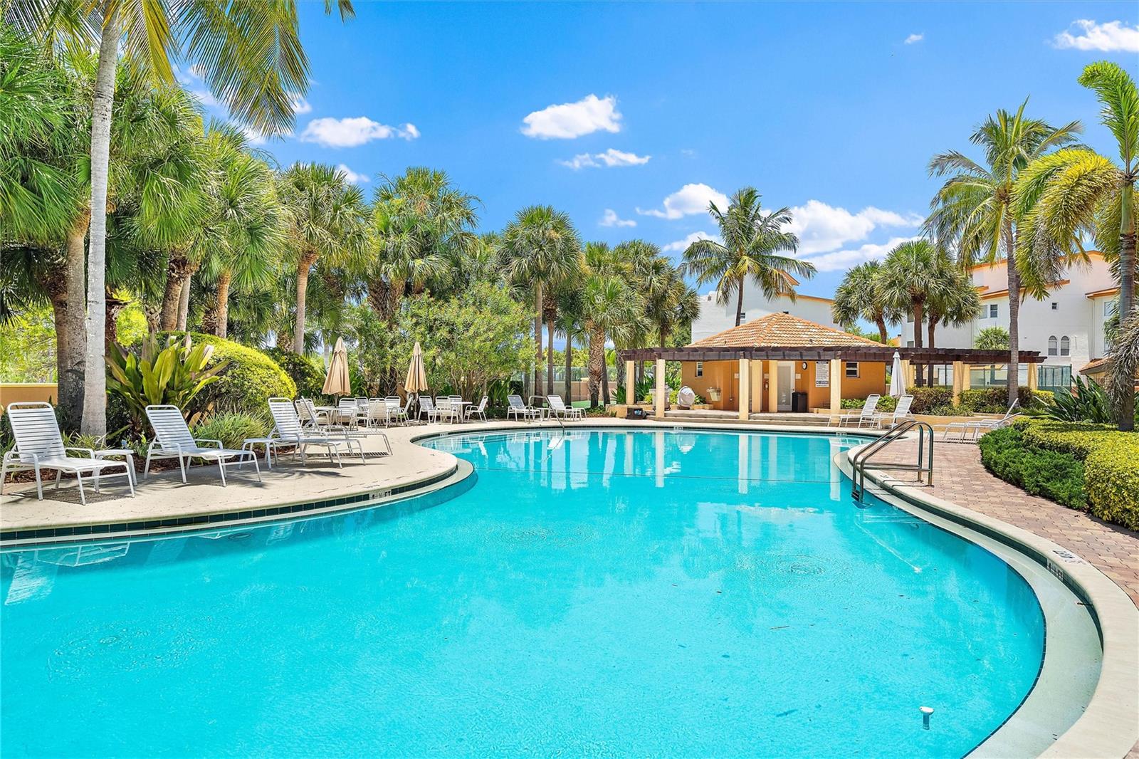 1593 PINELLAS BAYWAY S