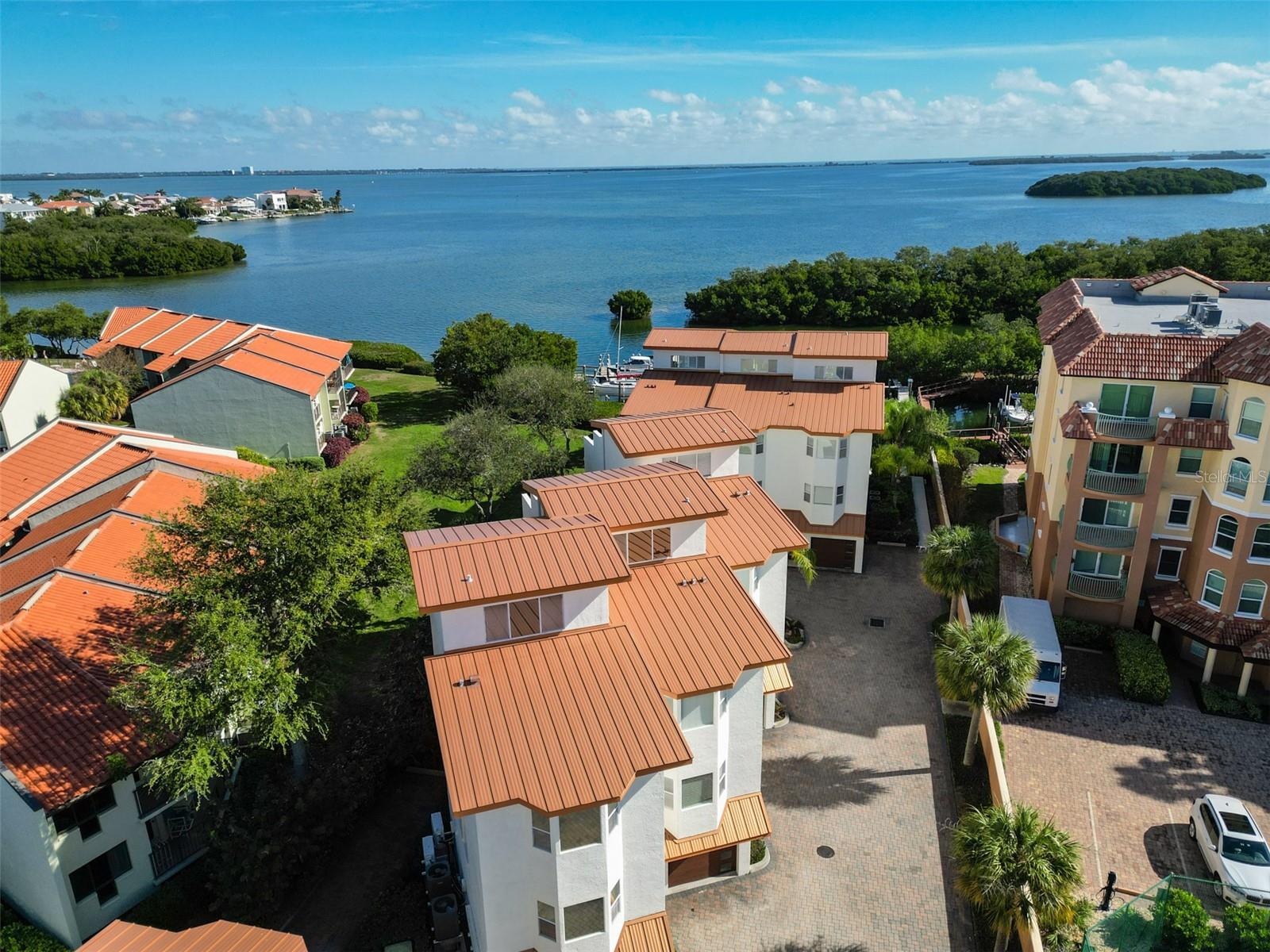 1593 PINELLAS BAYWAY S