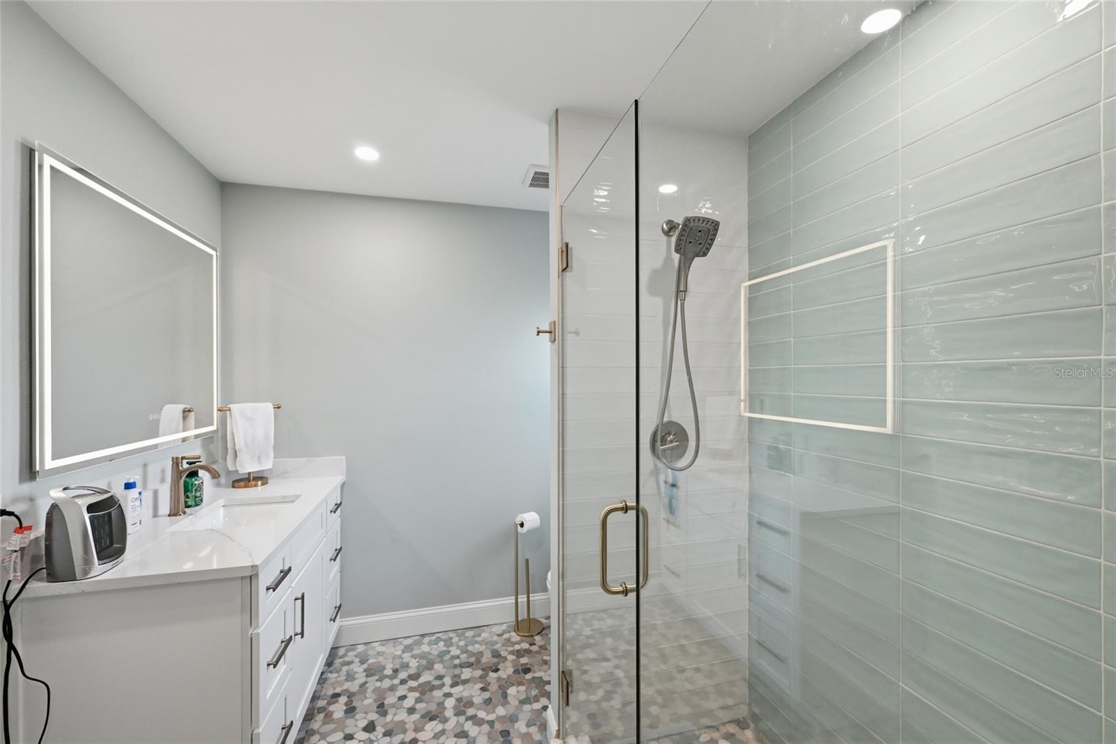 KEY ROYALE 9TH ADD - Residential