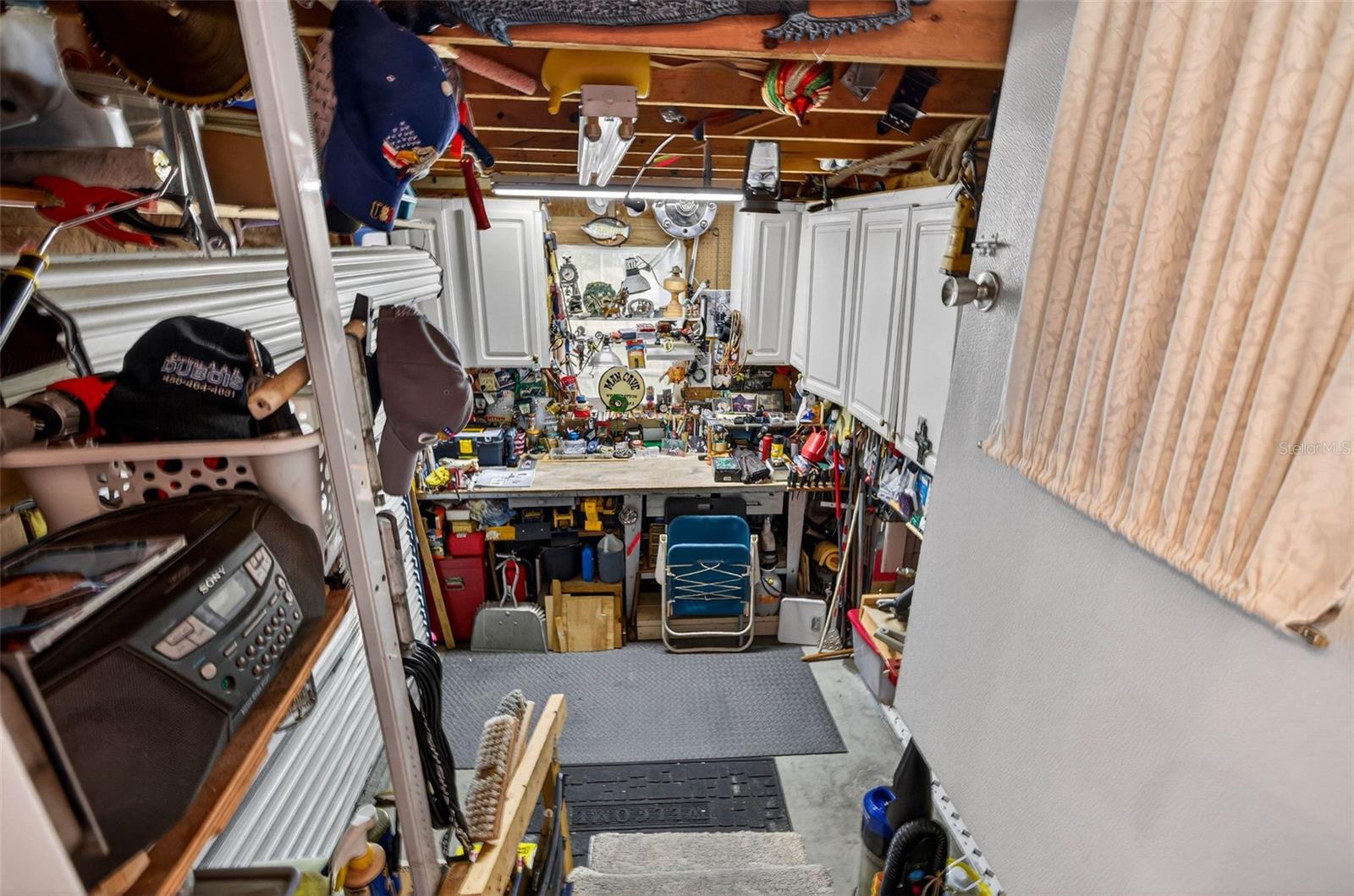 AMERICAN CONDOMINIUM - Residential