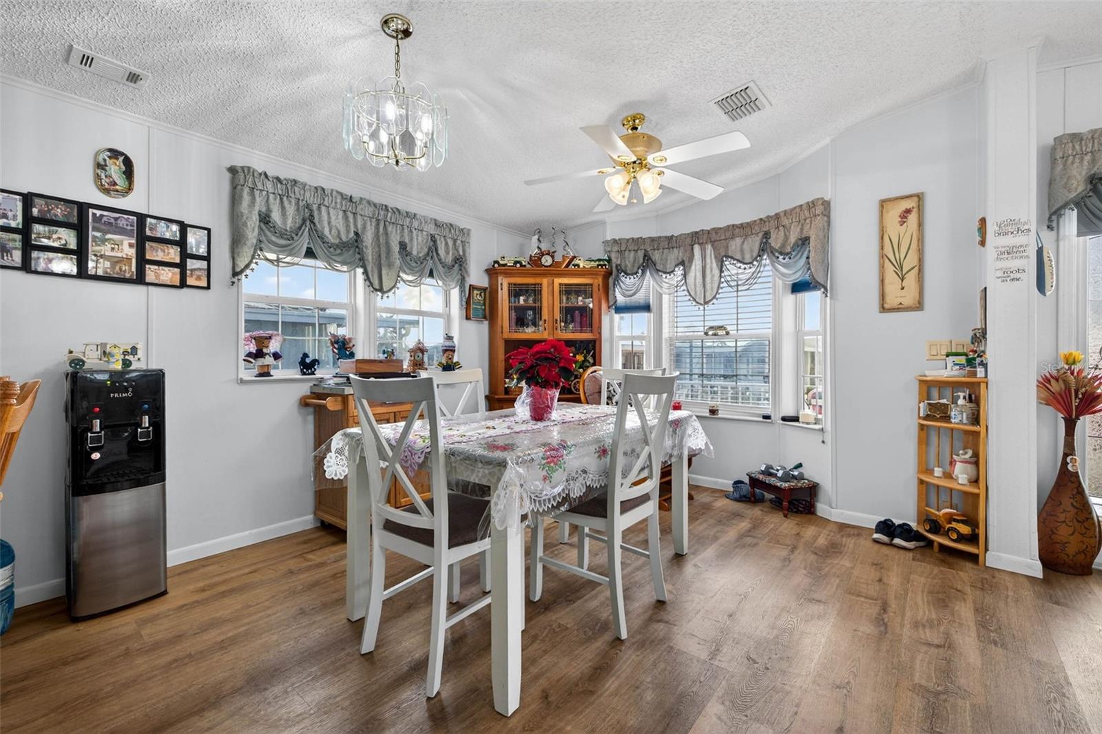 AMERICAN CONDOMINIUM - Residential