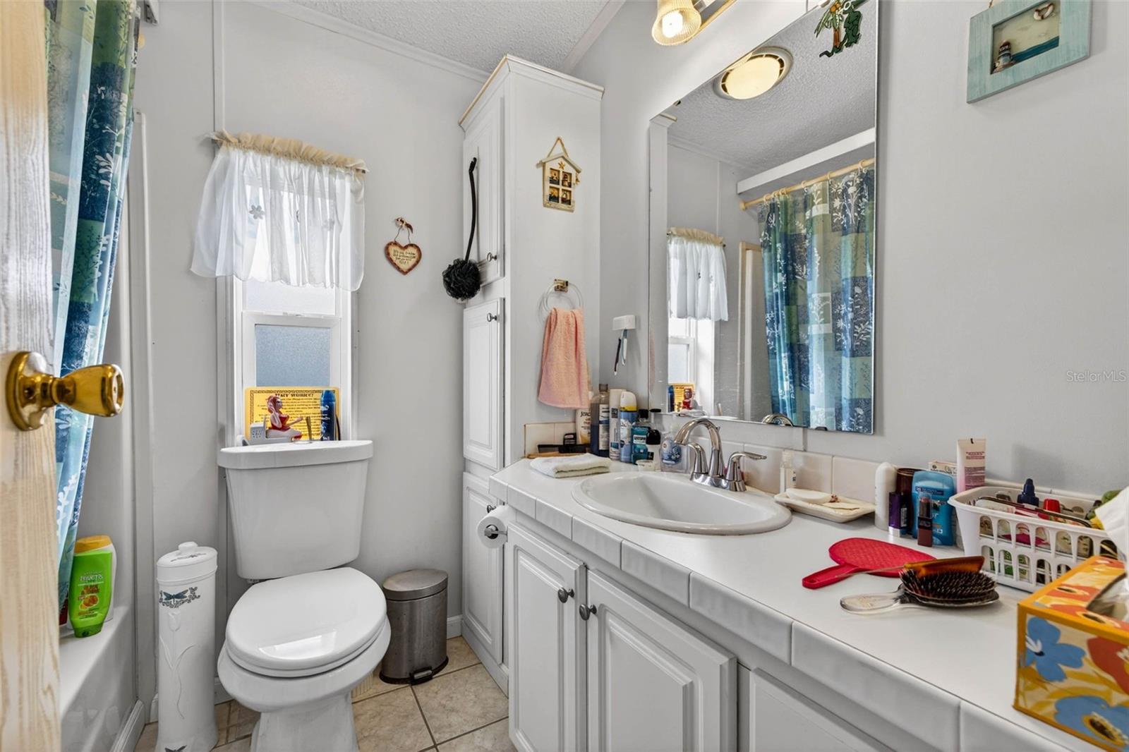 AMERICAN CONDOMINIUM - Residential