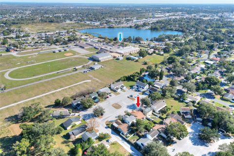 A home in LAKELAND