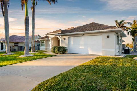 A home in PORT CHARLOTTE