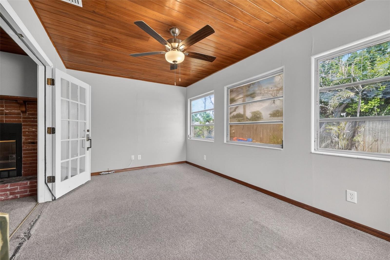 HOLIDAY HEIGHTS 2ND ADD - Residential