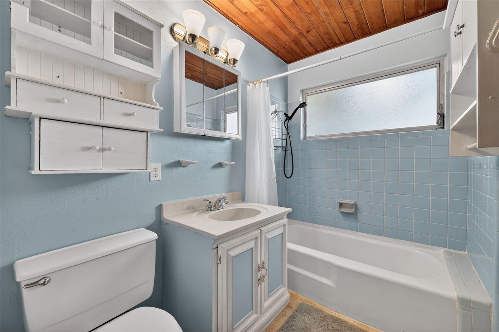 HOLIDAY HEIGHTS 2ND ADD - Residential