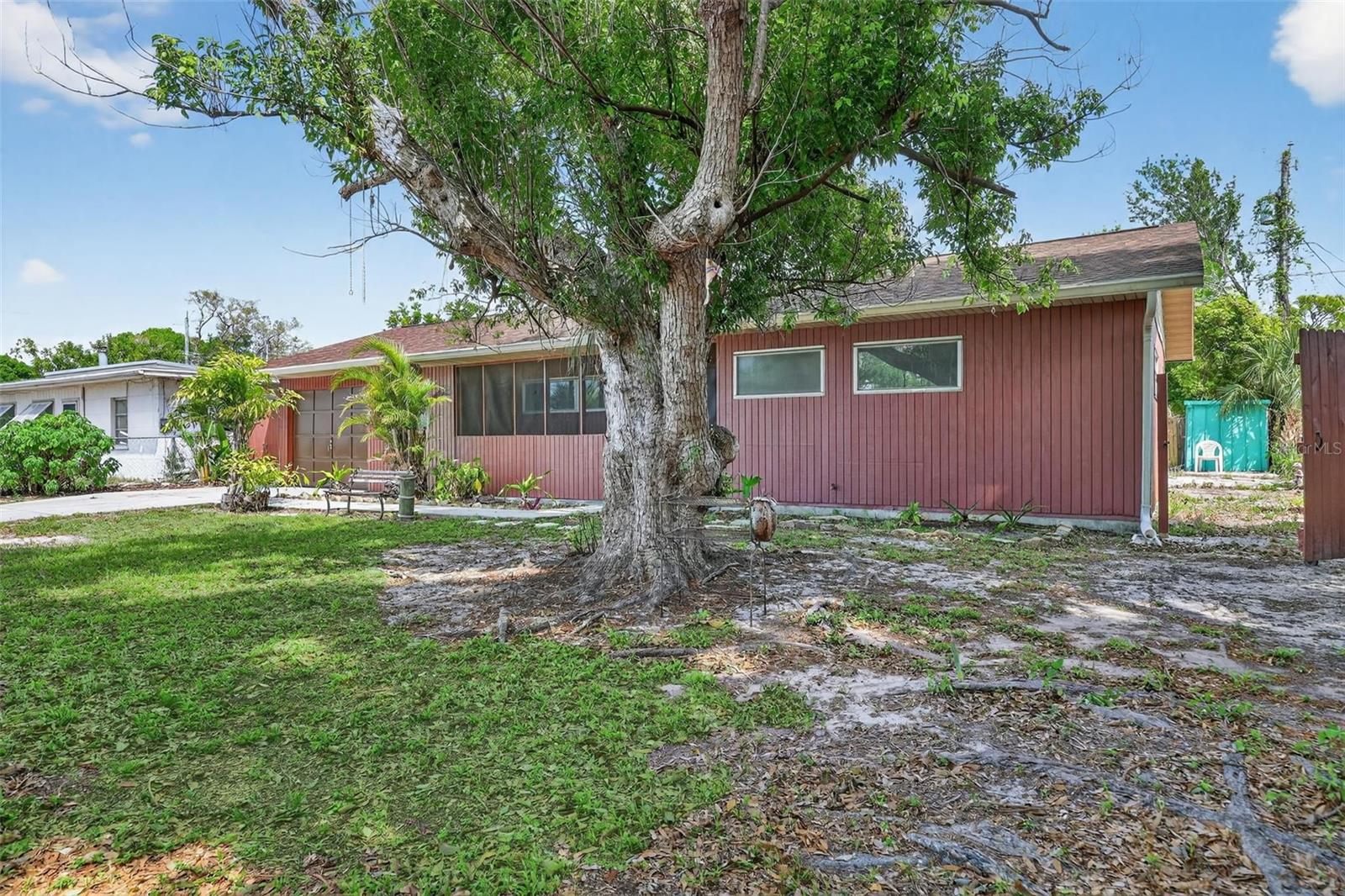 HOLIDAY HEIGHTS 2ND ADD - Residential