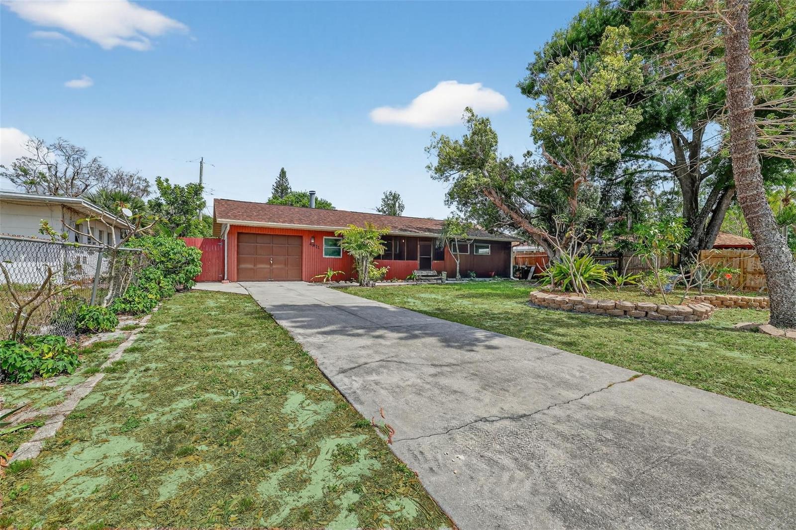 HOLIDAY HEIGHTS 2ND ADD - Residential