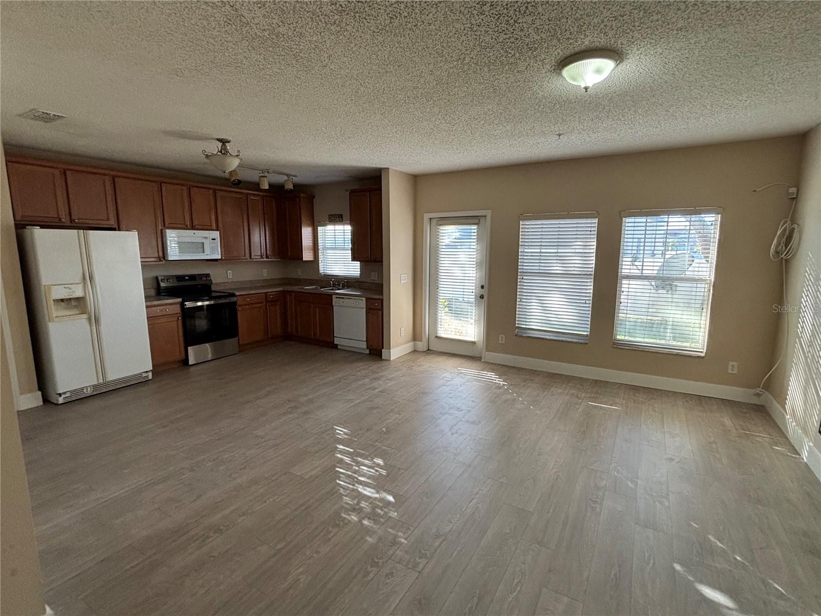 CYPRESS LAKES TWNHMS PH 2 UNIT 1 - Residential Lease