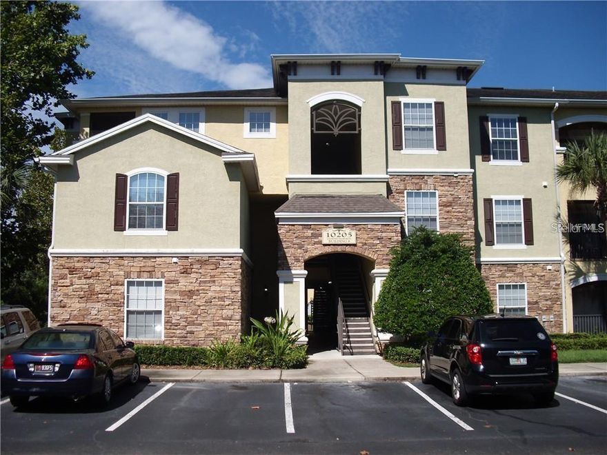 Beautiful Community with excellent management team! Great location for this 2BR/2BA ( 2-nd floor) in the gated community of Courtney Palms. Features include a screened balcony, desk area with bookshelves, walk-in closets, and an inside utility off the kitchen laminate floors throughout. This lovely community is located near plenty of shopping, restaurants, and all conveniences. Close proximity to the Crosstown Expressway and I-75 with easy access to downtown Tampa. Community amenities include a resort-style pool, clubhouse, racquetball, basketball, and state-of-the-art fitness center. Available to move in NOW. $75 application fee . The application is subject to a background check. $1575 security deposit.  CONDO WILL BE VACANT AND READY TO MOVE IN ON 1/1/26 RENTERS INSURANCE IS REQUIRED.