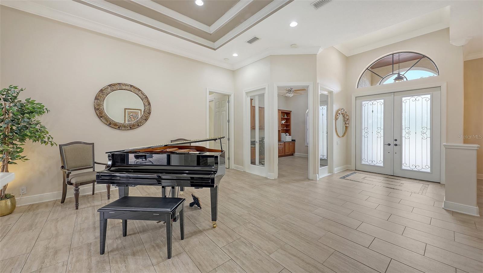 6919 DOMINION LANE