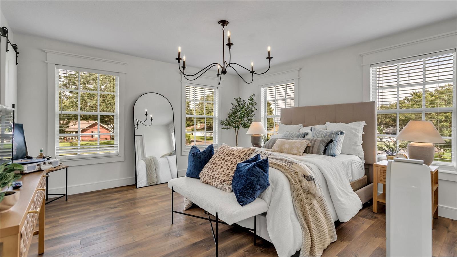 LAKE POINT SOUTH - Residential