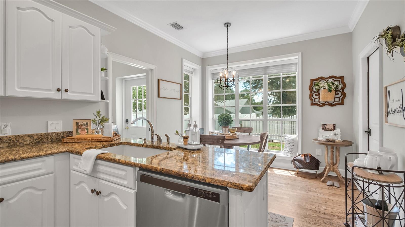 LAKE POINT SOUTH - Residential