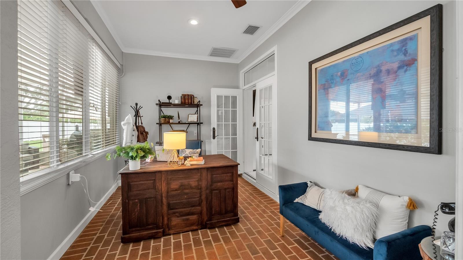 LAKE POINT SOUTH - Residential