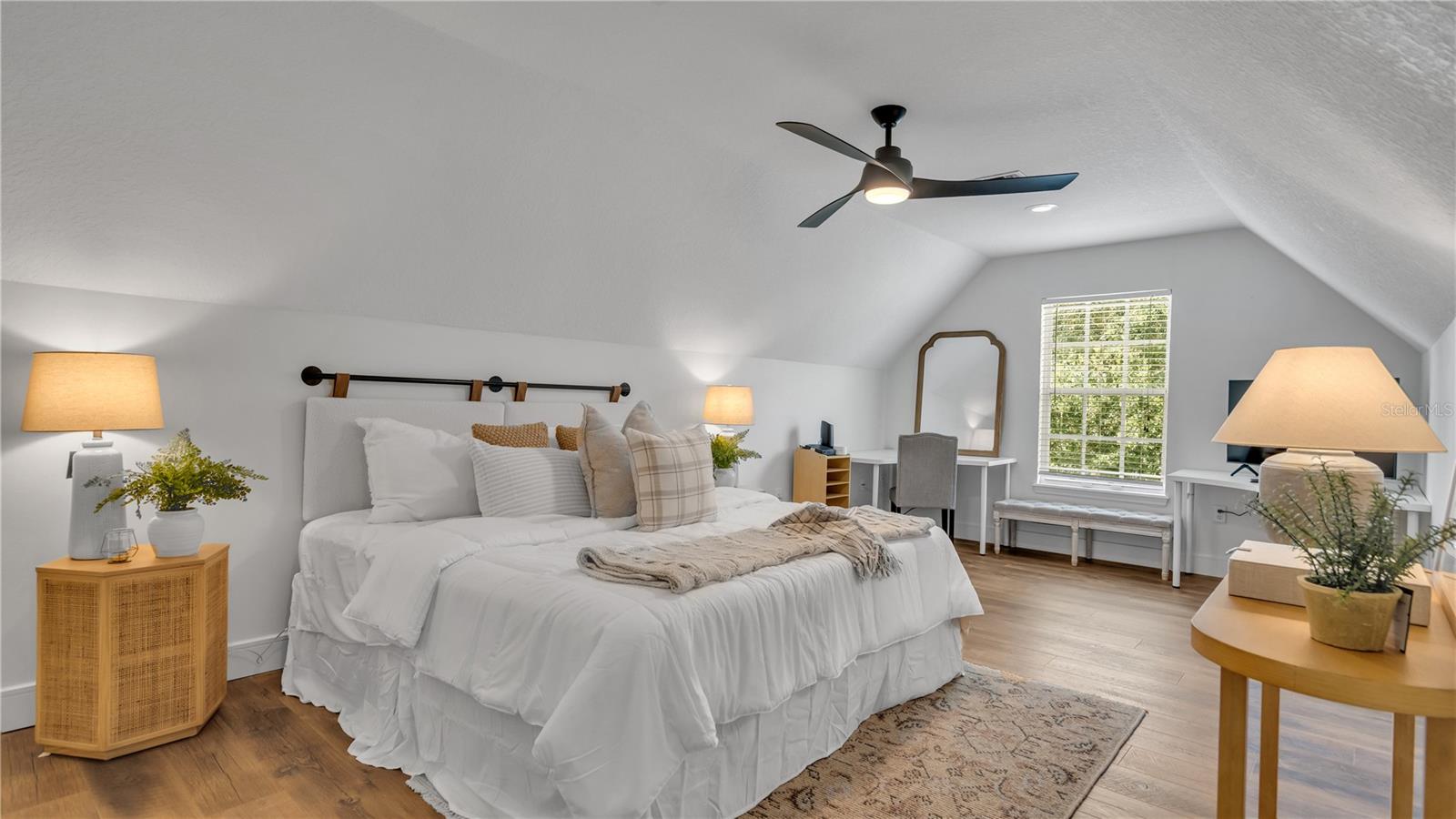 LAKE POINT SOUTH - Residential