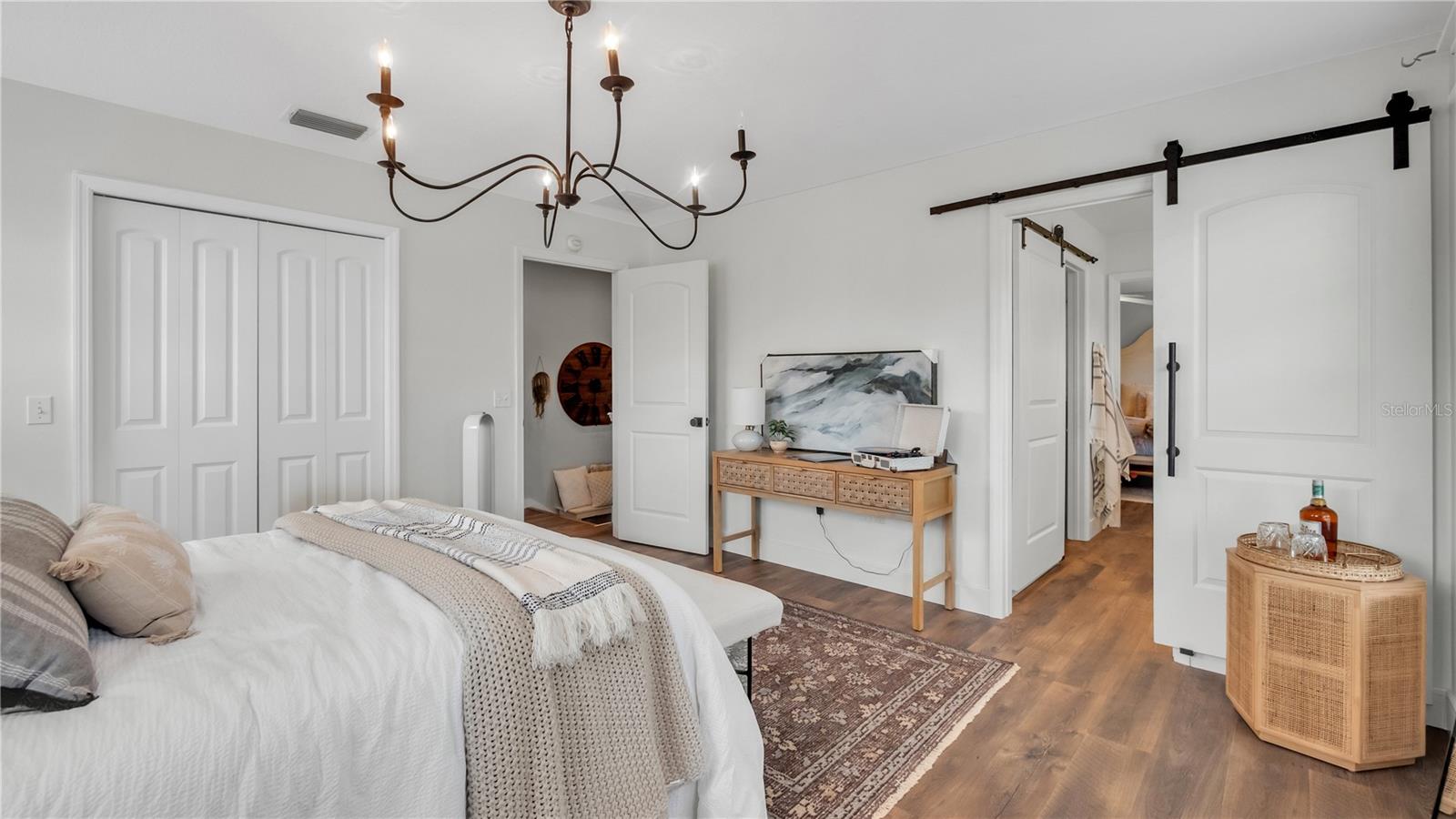LAKE POINT SOUTH - Residential