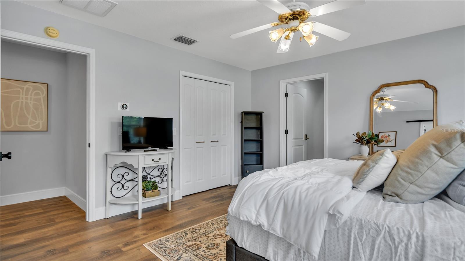 LAKE POINT SOUTH - Residential