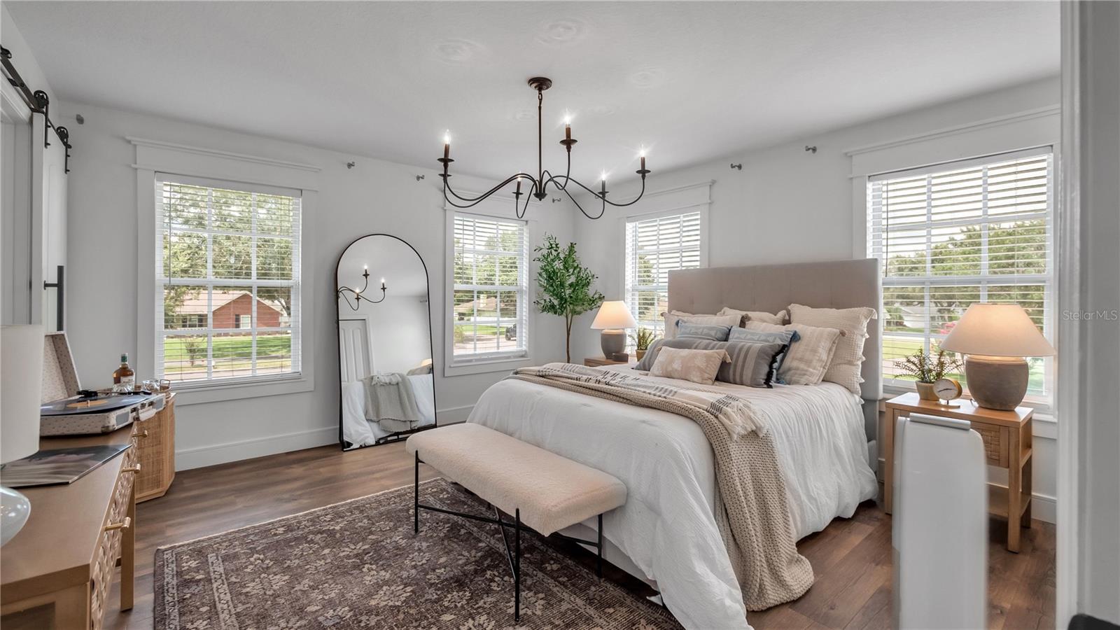 LAKE POINT SOUTH - Residential