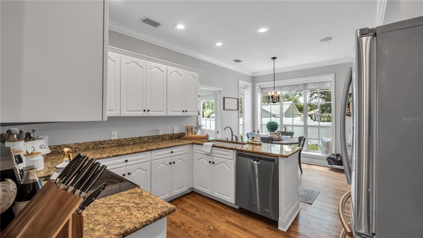 LAKE POINT SOUTH - Residential