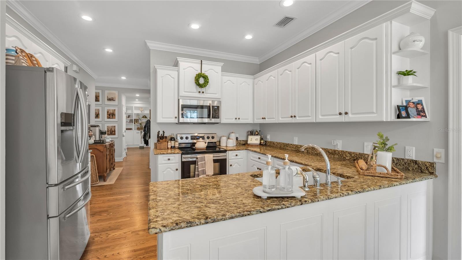LAKE POINT SOUTH - Residential