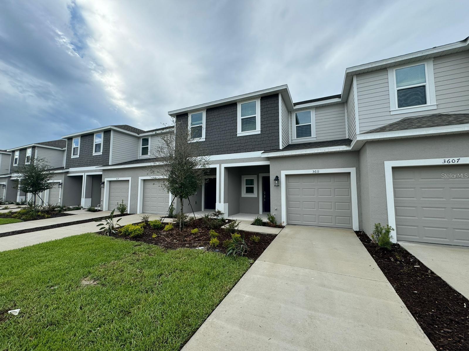 Spacious 3-Bedroom Townhouse for Rent in Prime Kissimmee Location
Welcome to your new home! This beautiful two-story townhouse in Kissimmee offers the perfect blend of comfort, style, and convenience. Featuring 3 generously sized bedrooms, 2 full bathrooms, and 1 half bathroom, this home is ideal for families or professionals looking for space and functionality.
Enjoy a bright and airy open floor plan with a spacious living room and dining area—perfect for entertaining or relaxing. The kitchen is a standout with solid wood cabinets, stone countertops, and included appliances, offering both elegance and practicality.
Additional features include an attached garage for your convenience and peace of mind. Located close to a main road, this home offers easy access to shops, dining, and major highways. It’s also near highly rated schools, making it an excellent choice for families.
Don’t miss out on this well-located, move-in ready townhouse. Schedule your visit today and see everything this home has to offer!