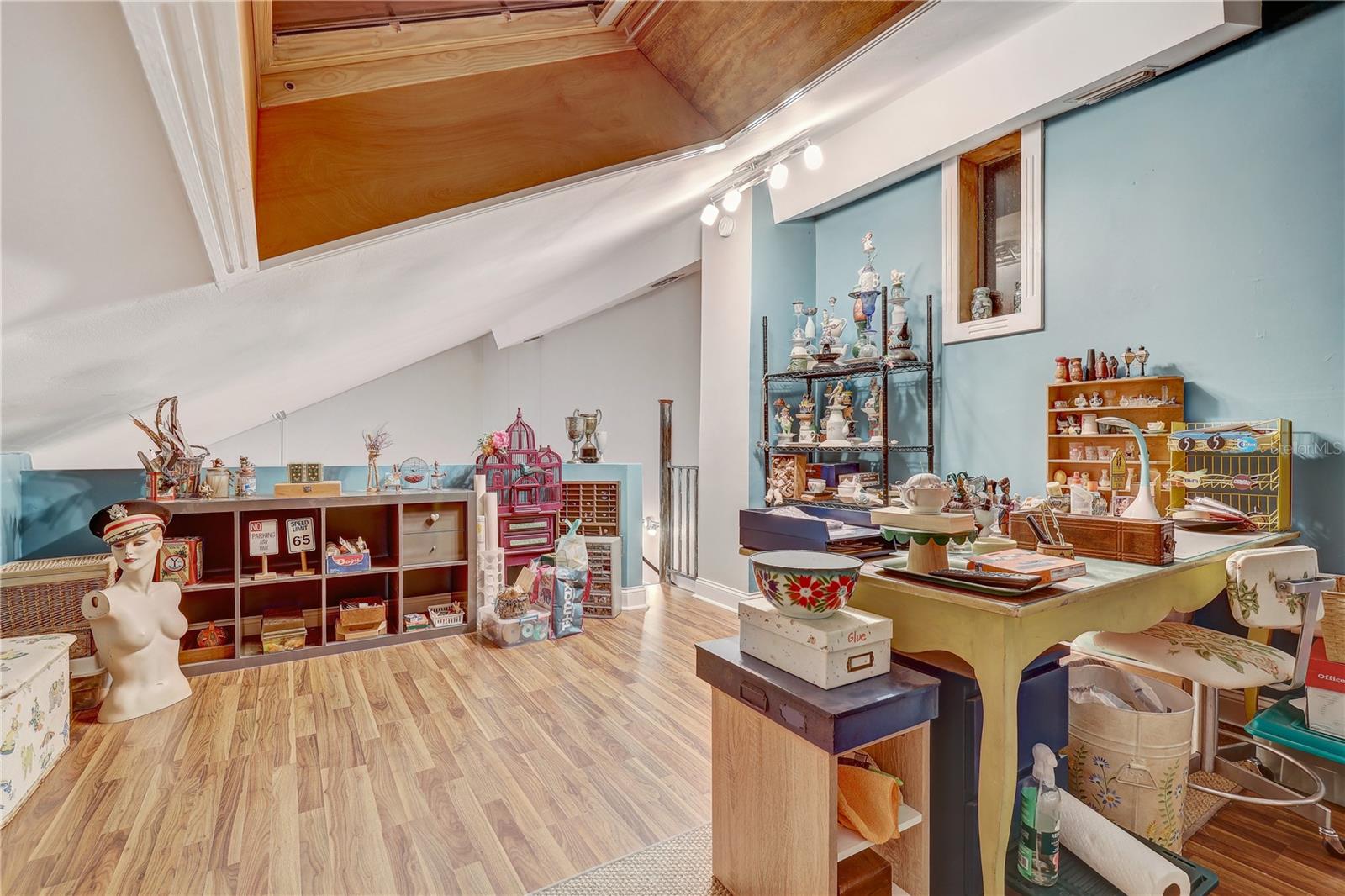 HAMNERS W E ALBIMAR - Residential