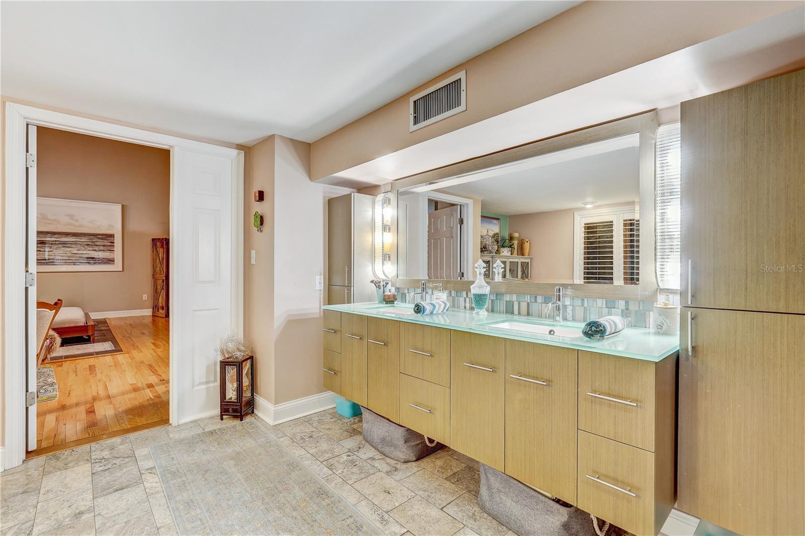 HAMNERS W E ALBIMAR - Residential