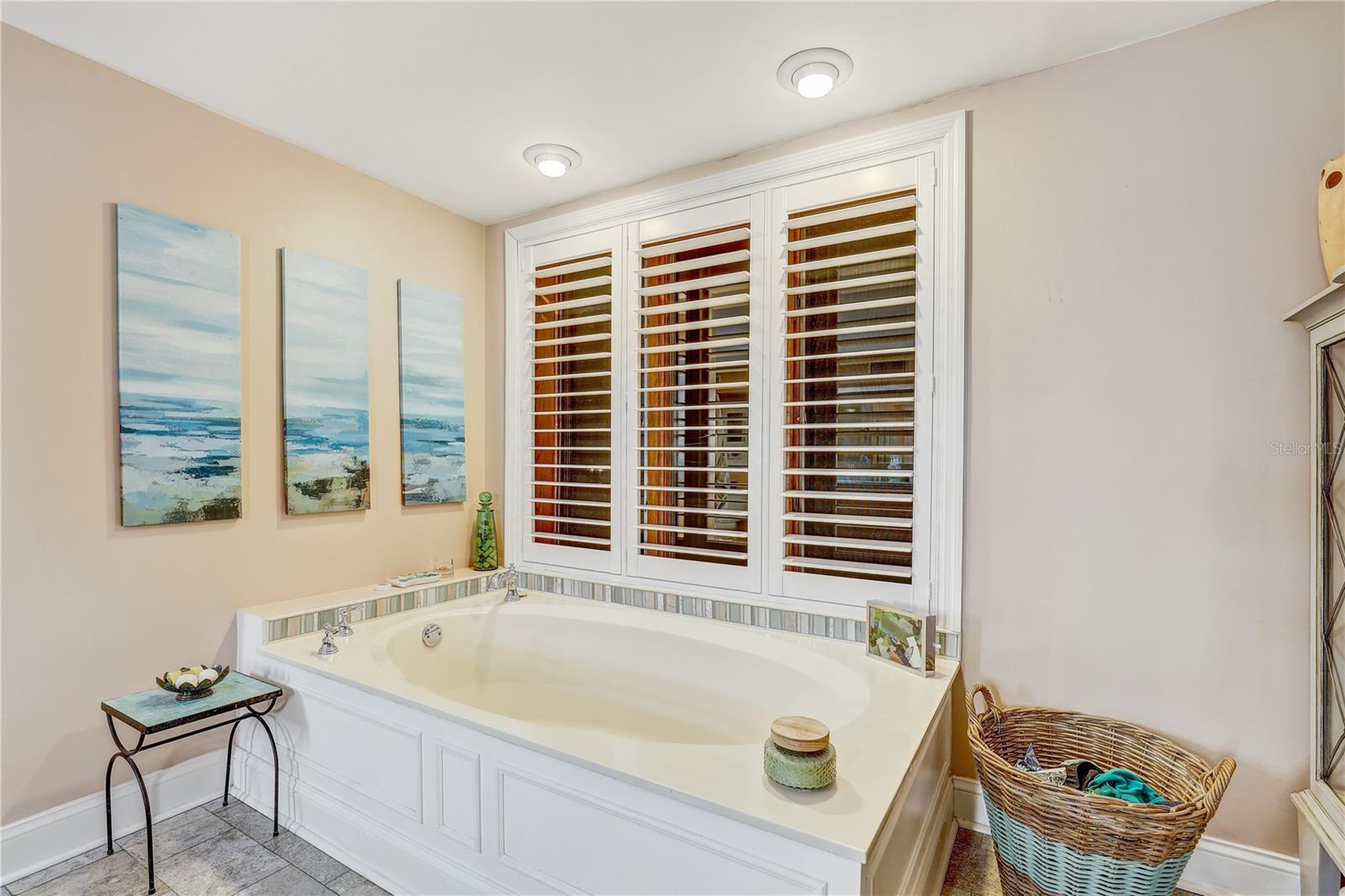 HAMNERS W E ALBIMAR - Residential