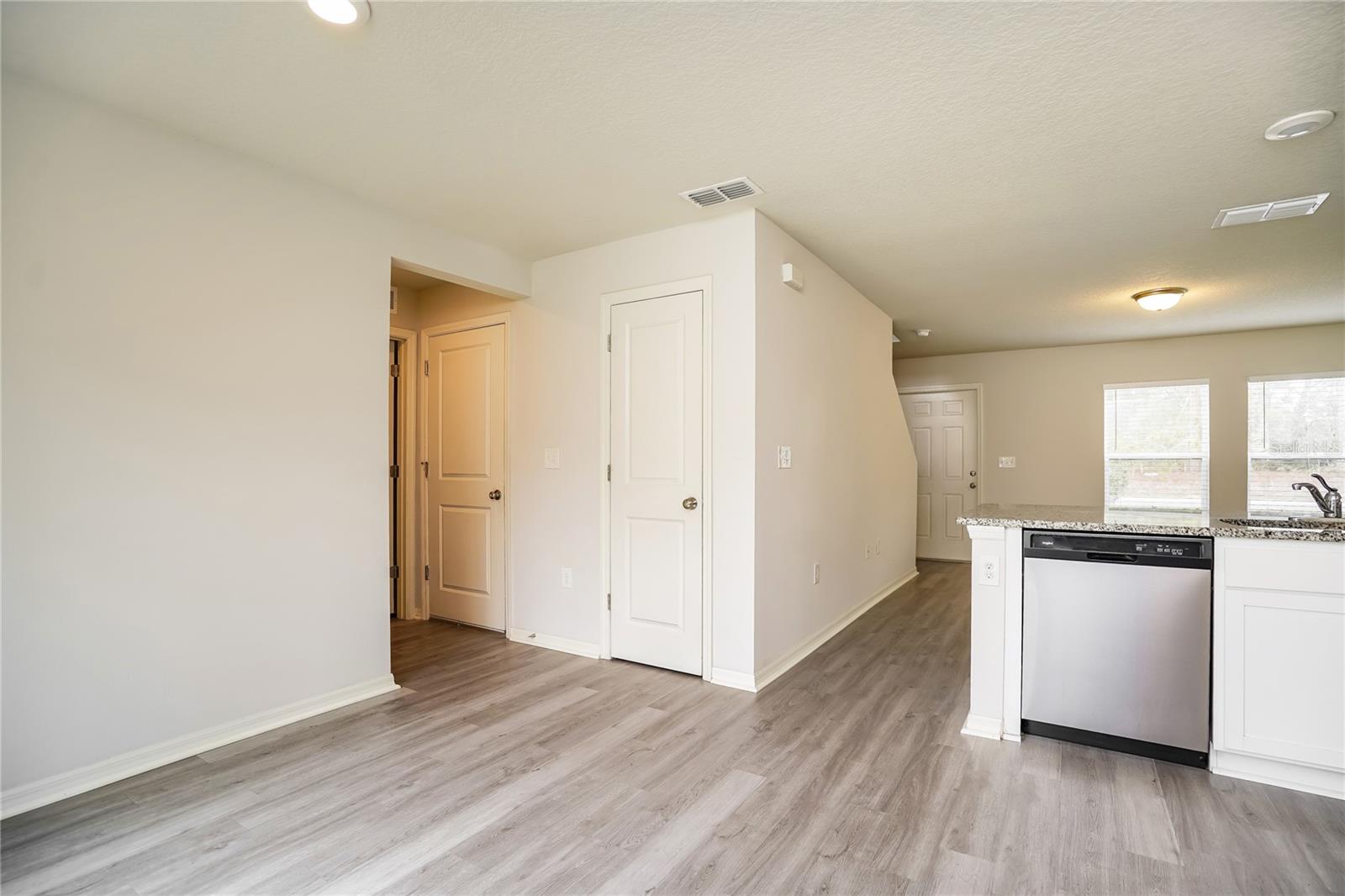 CITRUS SPGS UNIT 22 - Residential Lease