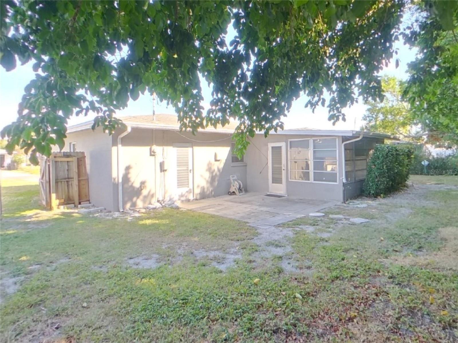 BAYSHORE GARDENS SEC 8 - Residential Lease