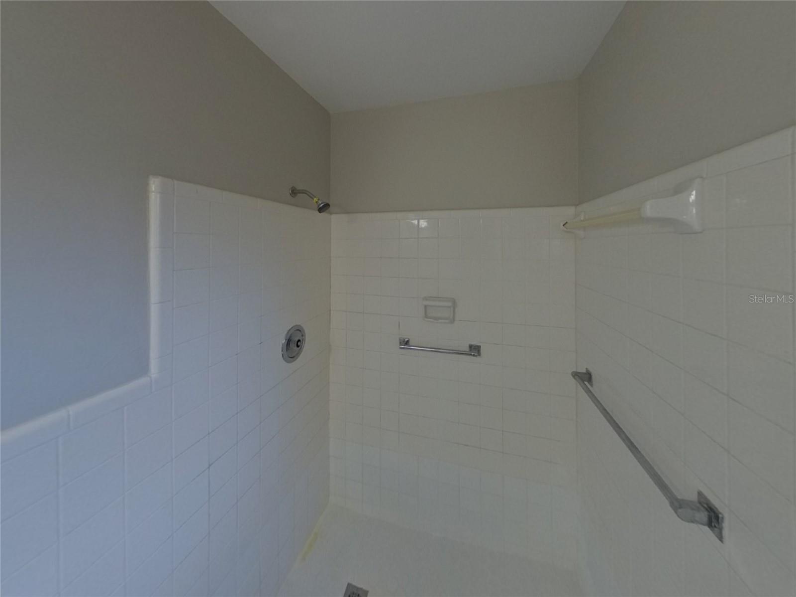 BAYSHORE GARDENS SEC 8 - Residential Lease