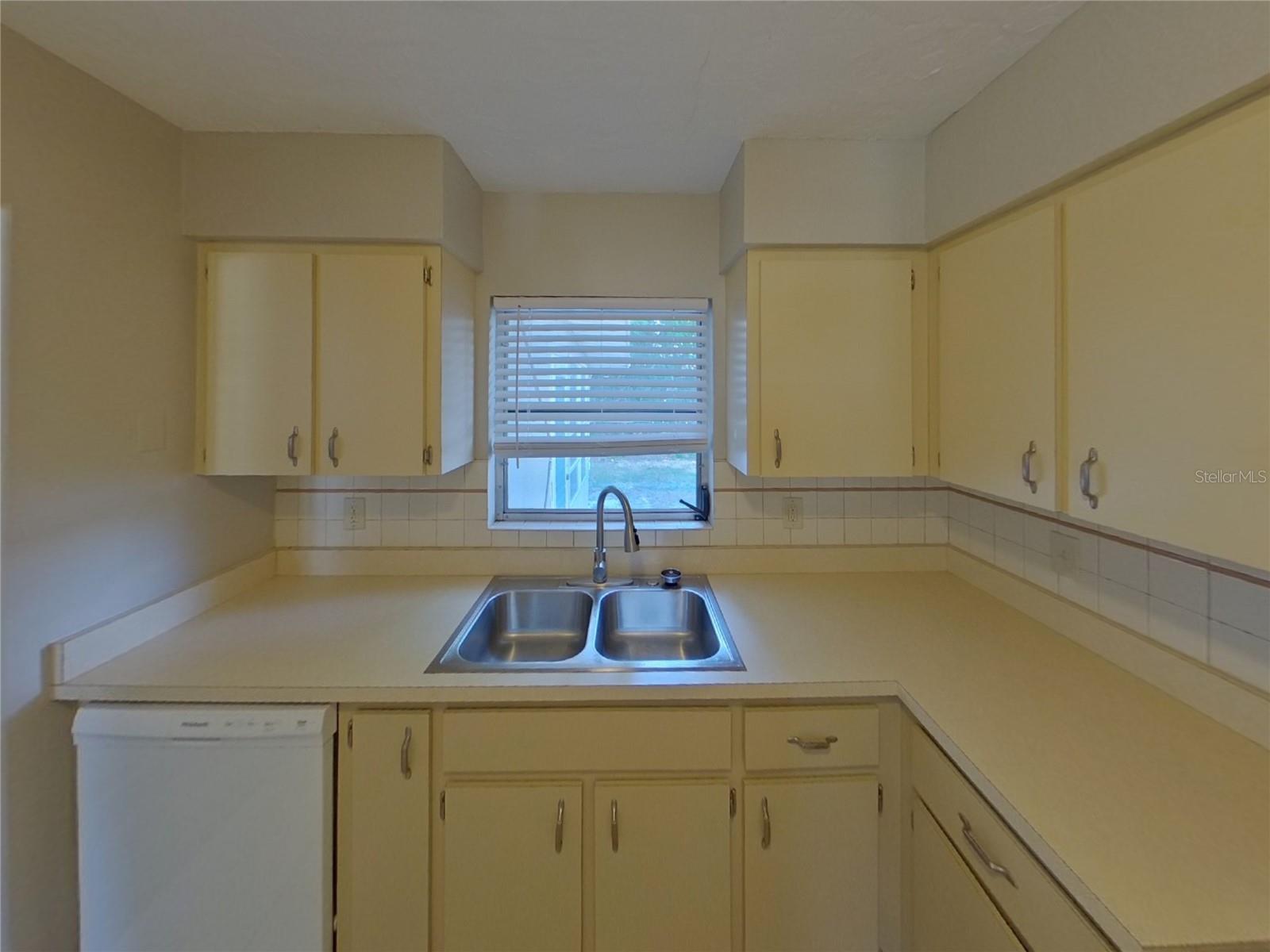 BAYSHORE GARDENS SEC 8 - Residential Lease