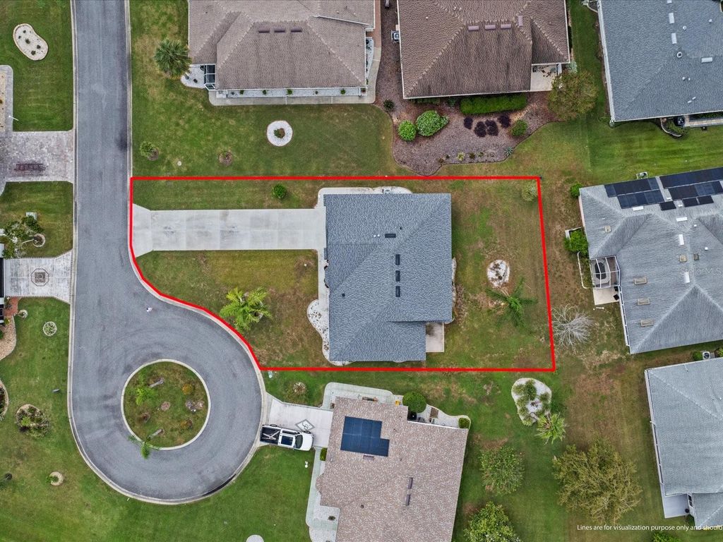 Photo of 21523 Queen Anne Court, Leesburg, FL 34748 (MLS # O6365043)