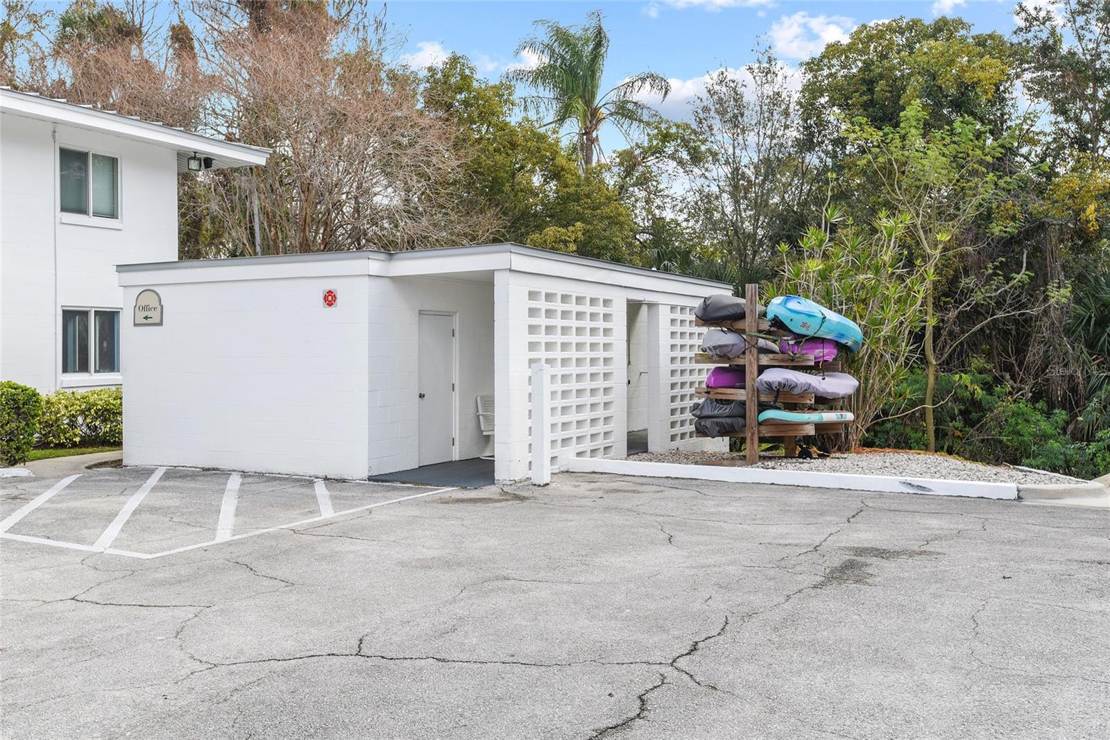 LAKE MAITLAND TERRACE APTS - Residential