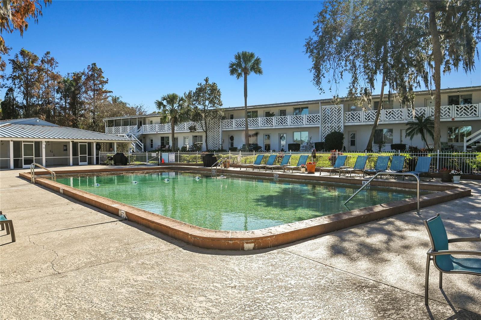 LAKE MAITLAND TERRACE APTS - Residential