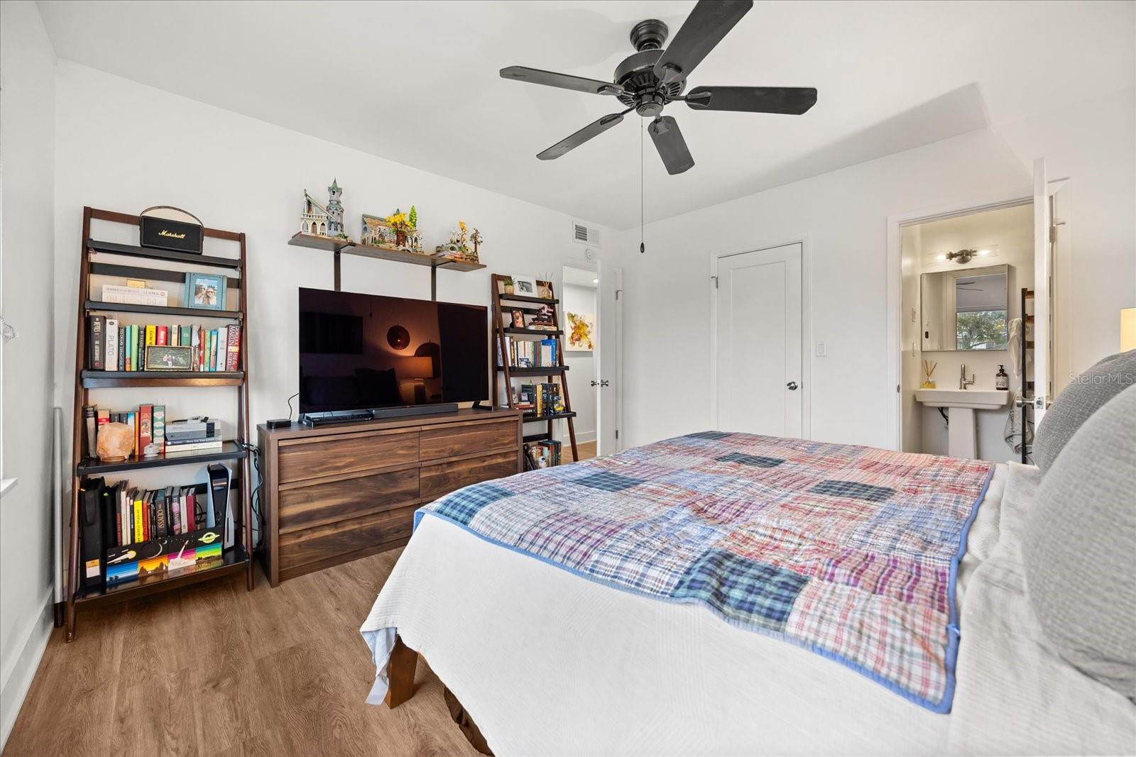 LAKE MAITLAND TERRACE APTS - Residential