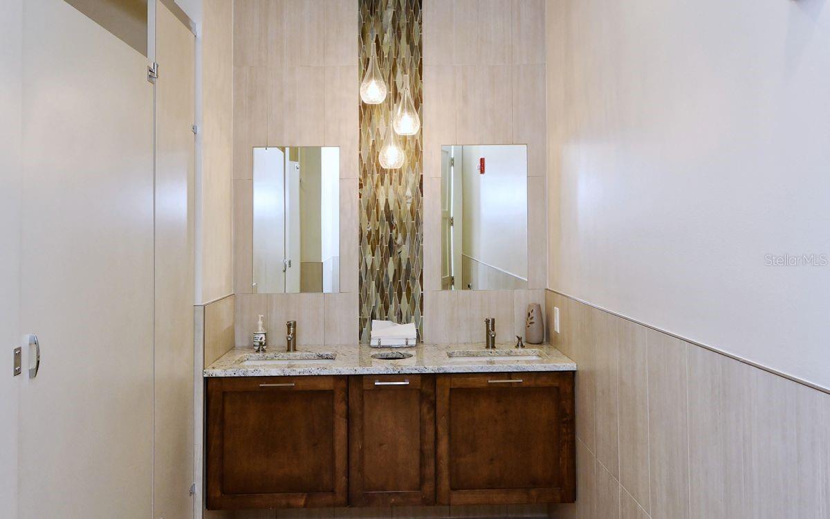 PLAYERS CLUB I - Residential Lease