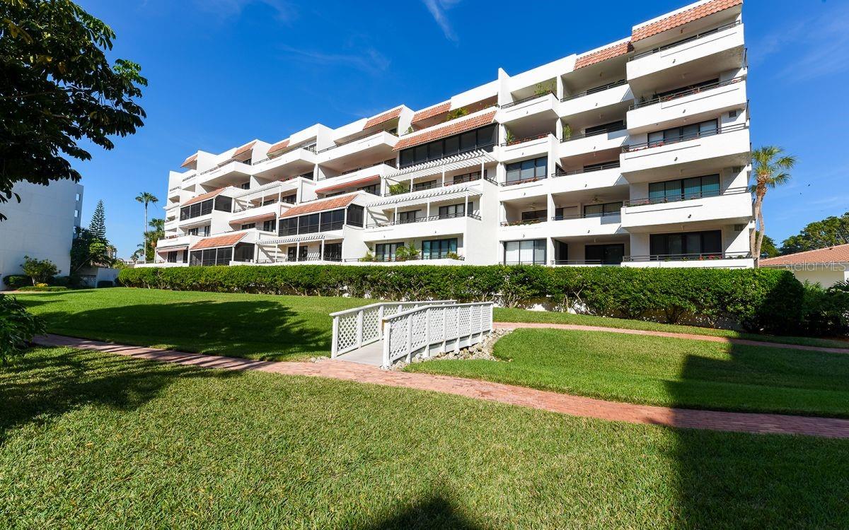 PLAYERS CLUB I - Residential Lease