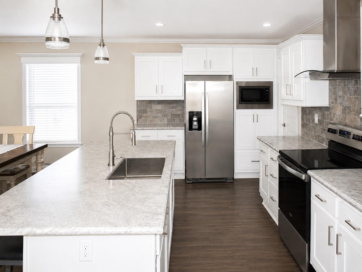 CRYSTAL LAKE - ZEPHYRHILLS - Residential