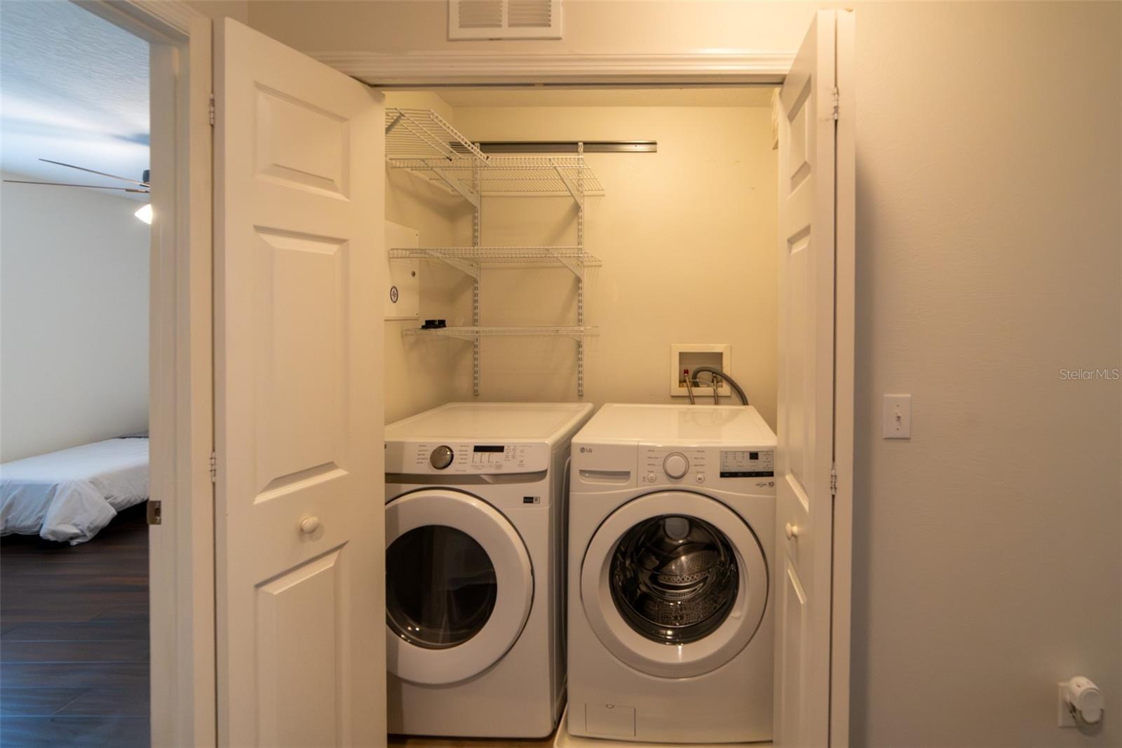 ASHFORD PARK TOWNHOMES - Residential