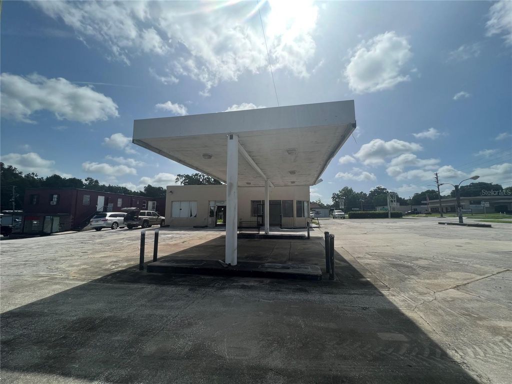 Photo of 100 Ponce De Leon Boulevard, Brooksville, FL 34601 (MLS # W7846302)